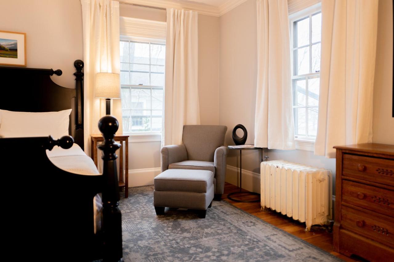 Onesixtyfive, The Inn On Park Row Brunswick Extérieur photo