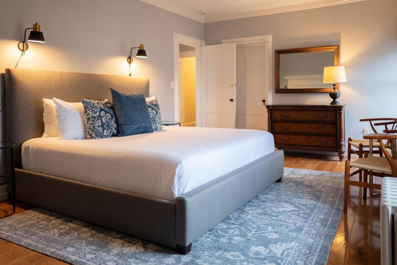 Onesixtyfive, The Inn On Park Row Brunswick Extérieur photo
