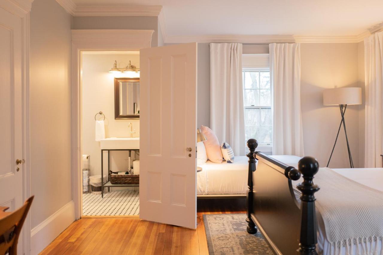 Onesixtyfive, The Inn On Park Row Brunswick Extérieur photo