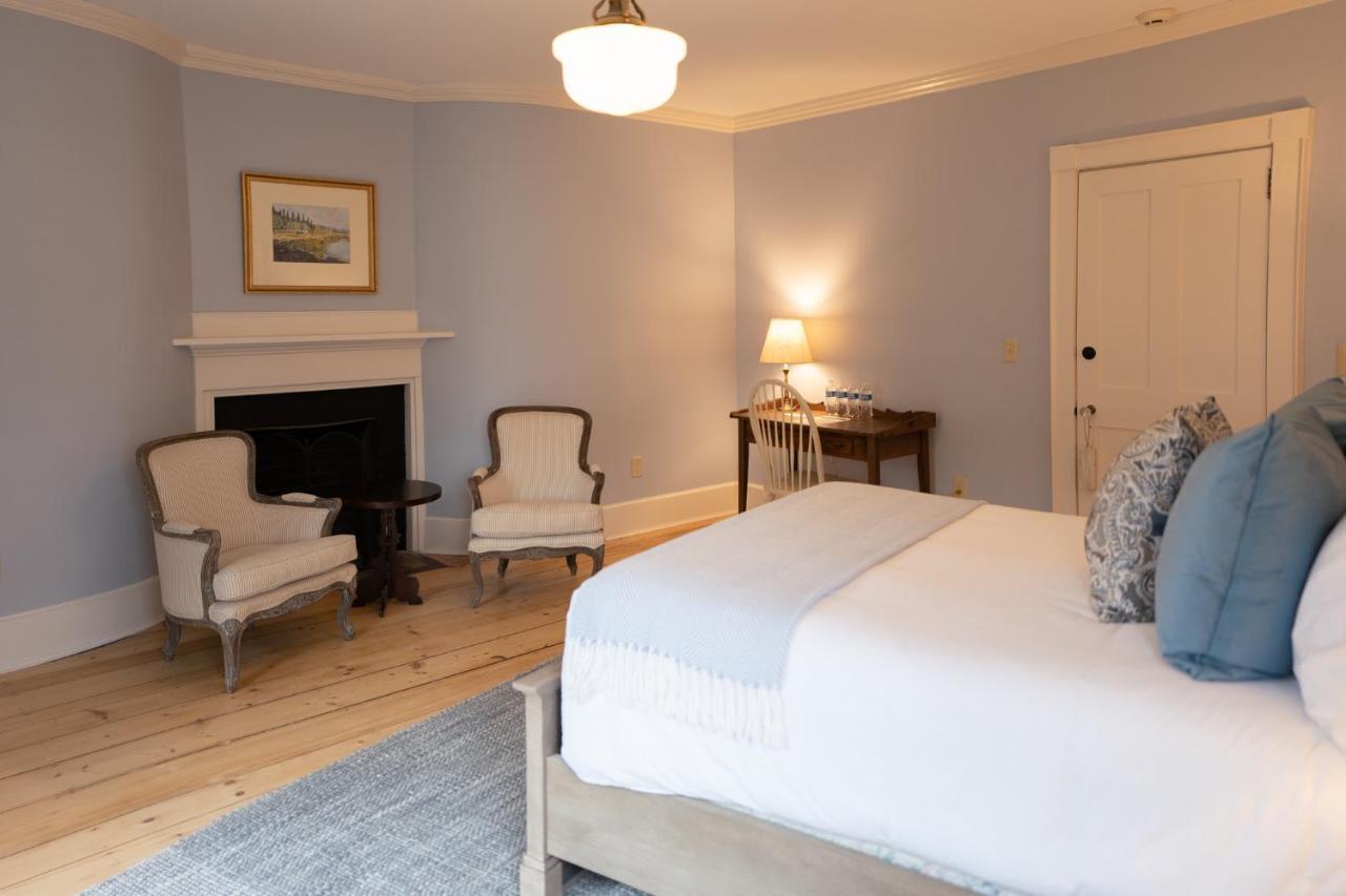 Onesixtyfive, The Inn On Park Row Brunswick Extérieur photo