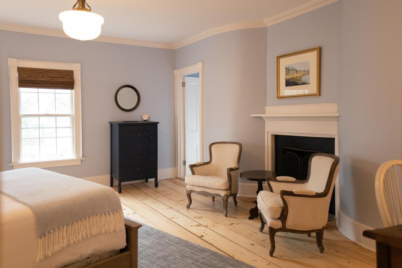 Onesixtyfive, The Inn On Park Row Brunswick Extérieur photo